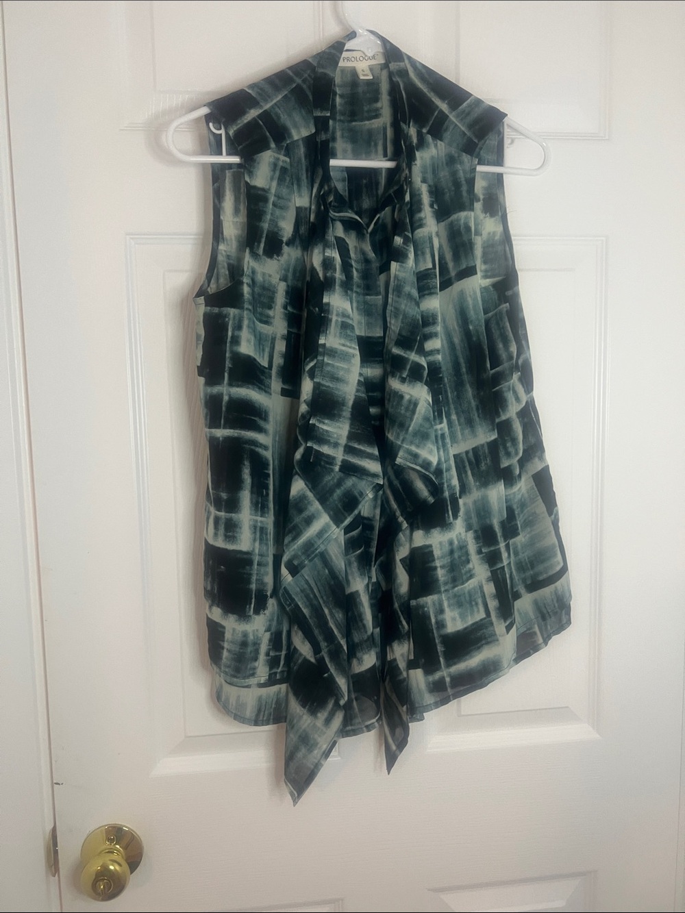 Prologue Sleeveless Tie-Neck Blouse in Black and Cream Brushstroke